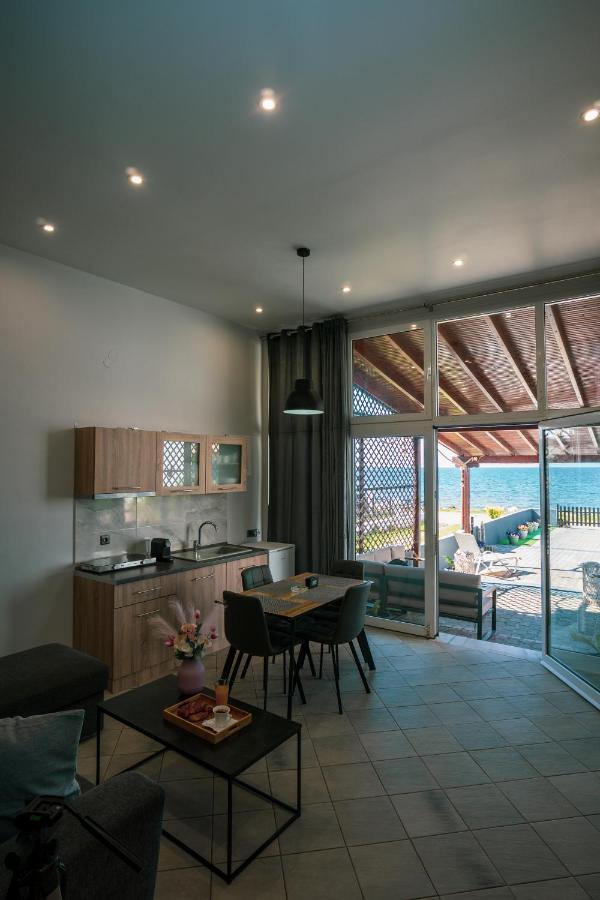 Seashell Luxury Apartment Nikiti  Esterno foto