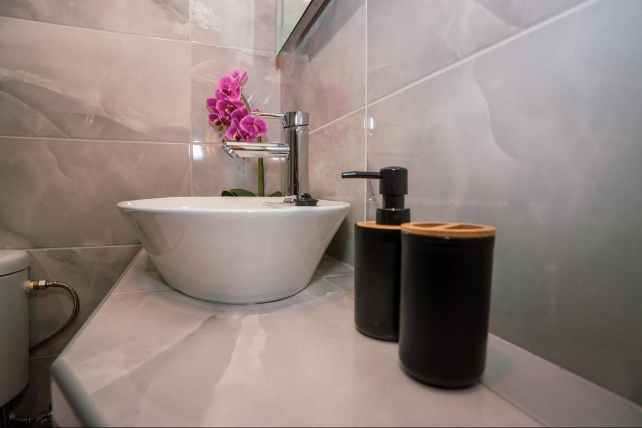 Seashell Luxury Apartment Nikiti  Esterno foto